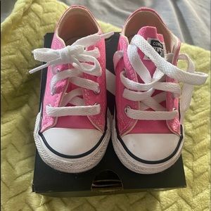Toddler PINK converse size 6